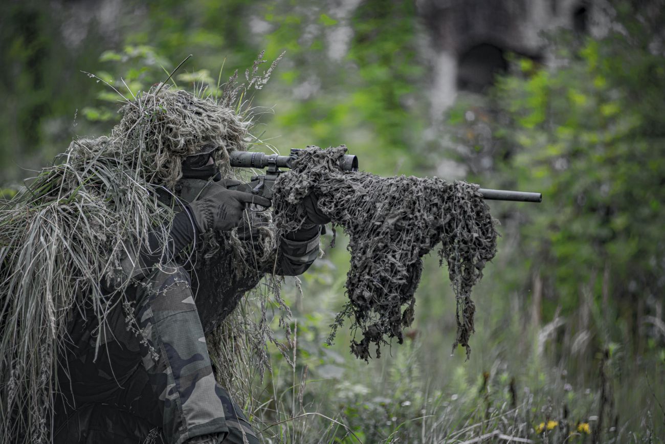 Airsoft Ghillie Suit Tips That Work: How To Blend In - Living Airsoft